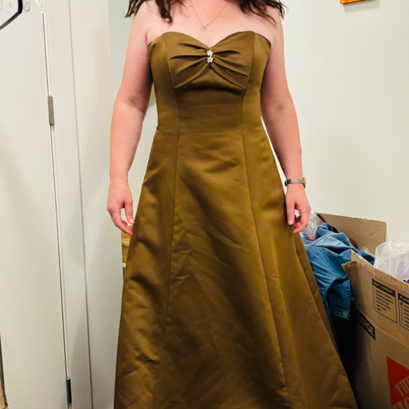 New Chic satin prom gown Mori Lee NWT - Picture 7 of 7